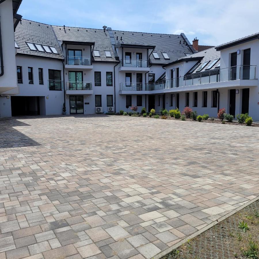 Silver Lodge Apartments 埃格尔 外观 照片