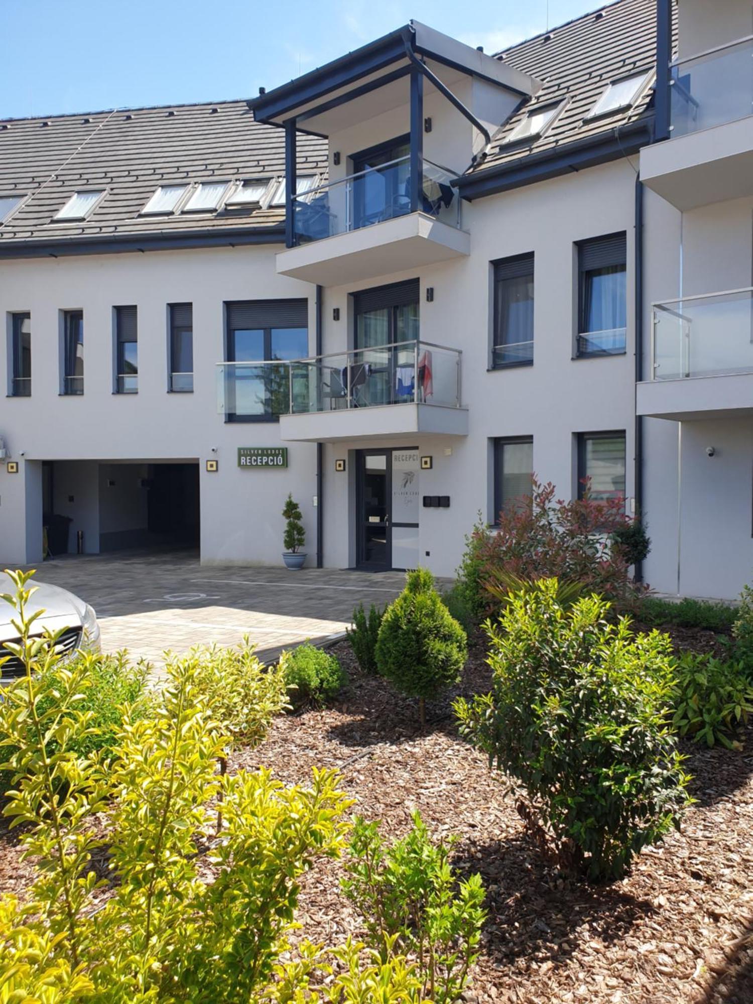 Silver Lodge Apartments 埃格尔 外观 照片